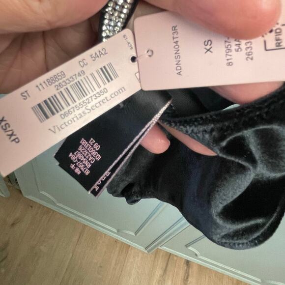 Victorias Secret Black Velvet Open Back Bodysuit NEW XS Rhinestone Back Glam - Picture 4 of 4